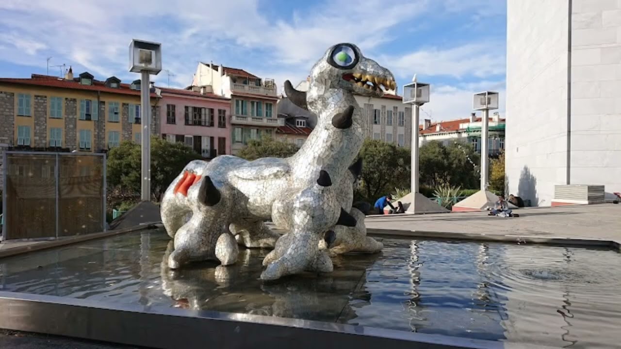 Modern and Contemporary Art Museum (MAMAC) in nice (France).🌫️