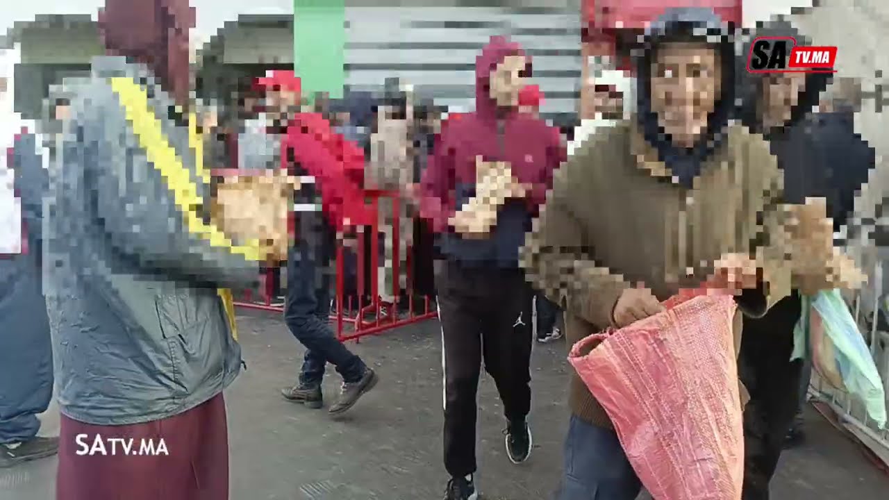 جمعية النصر لتضامن ملاك وسائقي سيارة الأجرة توزع وجبات الإفطار على المحتاجين 