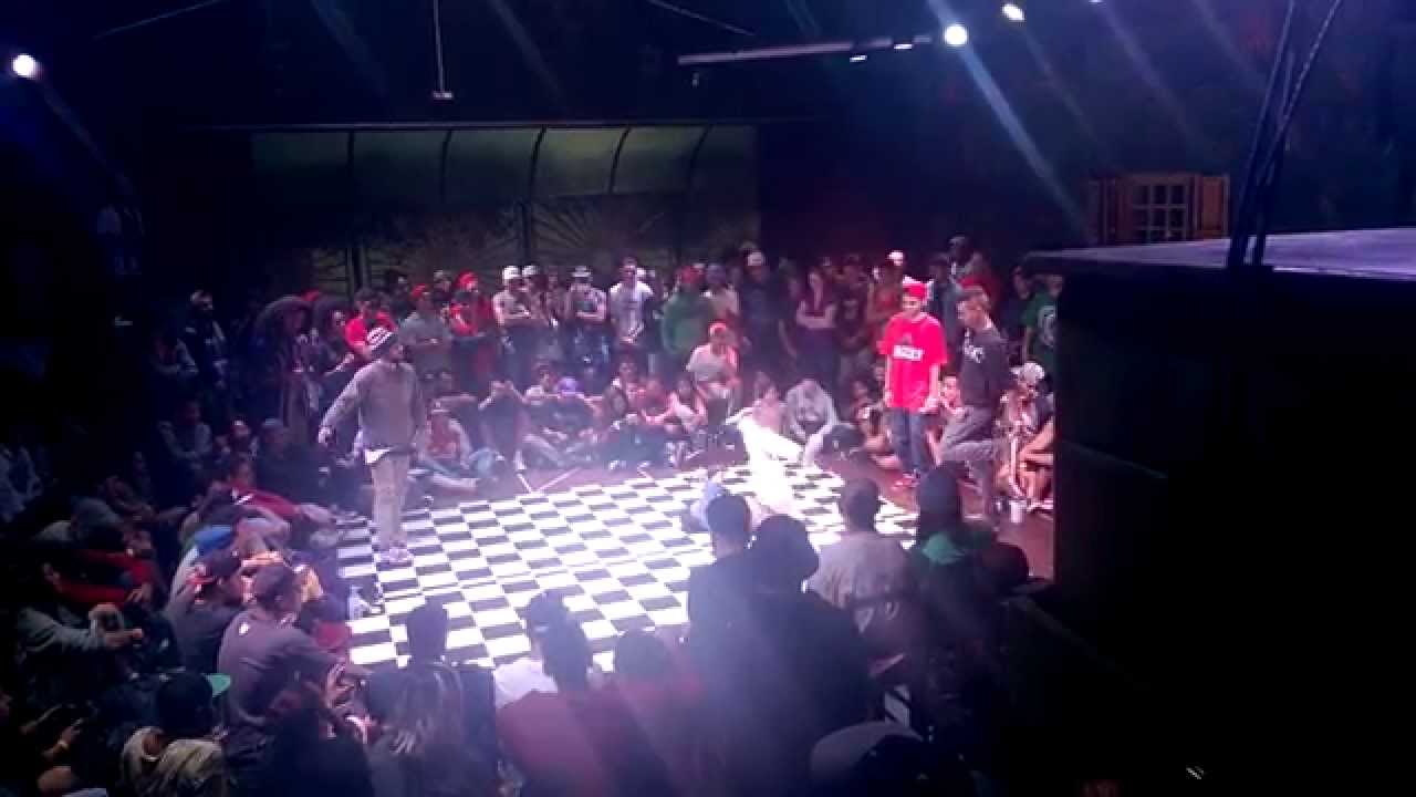 Roots Favela (Capuch e Kelloks) Rival vs Rival 2015