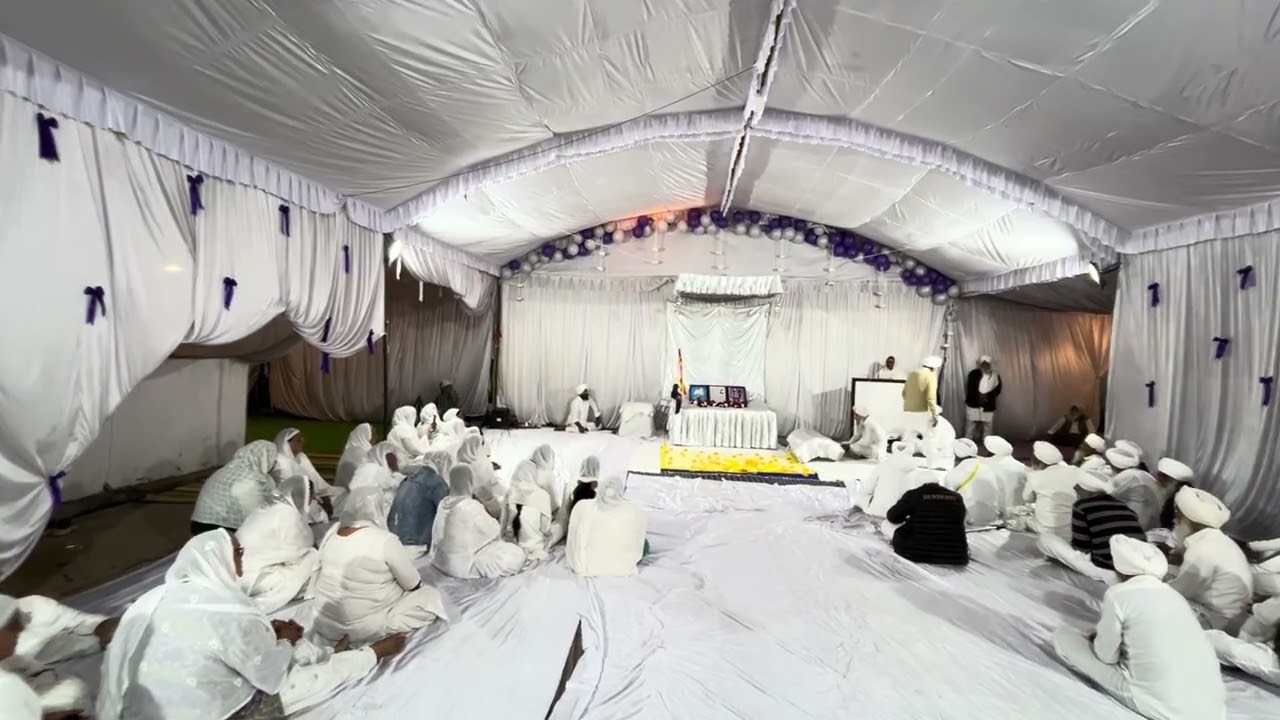 ਪ੍ਰਭੂ ਦੇ ਸ਼ੀਸ਼ ਤੇ ਘਵਿੰਡ ਚੰਨਦੋਆ ਤਾਣਿਆ ਸੀ ਸ਼੍ਰੀ ਭਗਵਾਨ ਦੇ ਸੀਸ ਤੇ ਛਤਰ ਕਰਦਾ ਸੀ ਉਸ ਪ੍ਰਥਾਏ ਲਿਖਤ, ਸਿੰਘਾਸਣ 