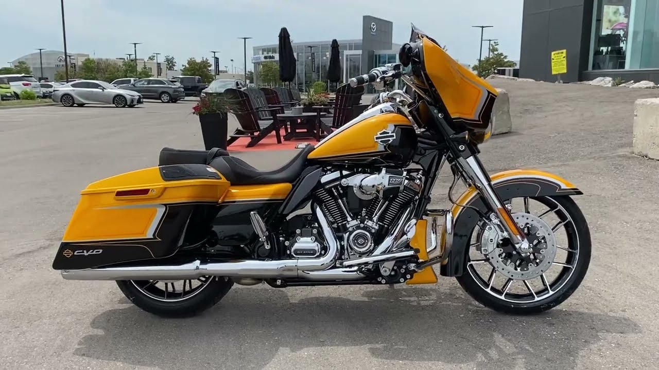 2022 CVO Street Glide FLHXSE