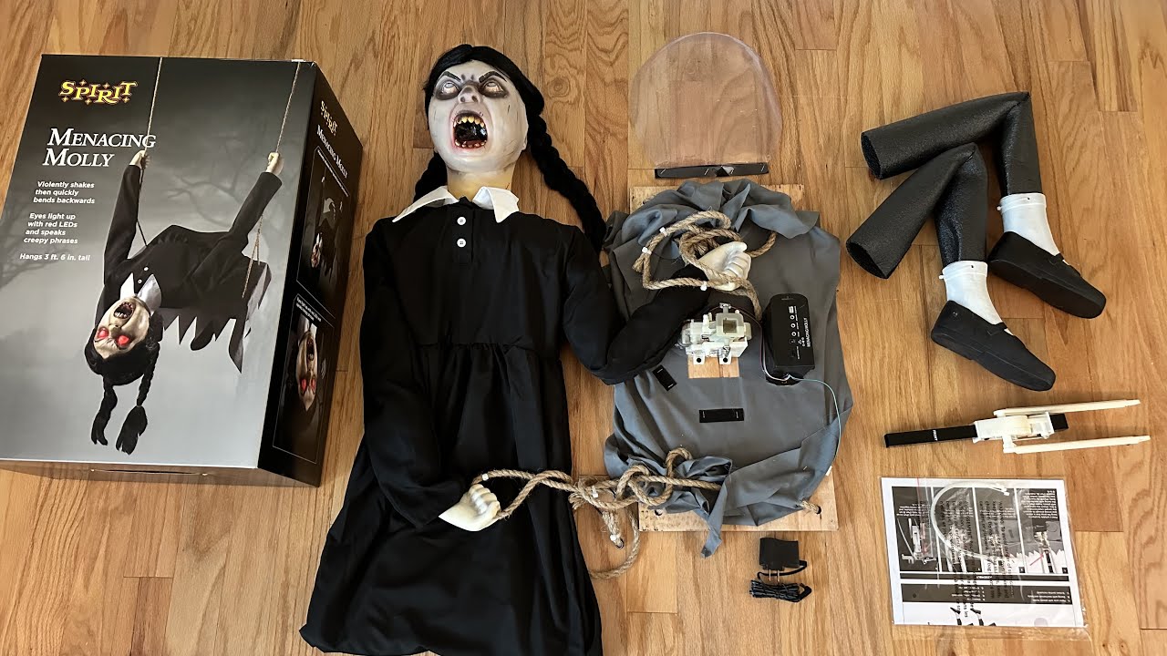 Распаковка аниматроника «Mentacing Molly Animatronic 2023 Spirit Halloween»