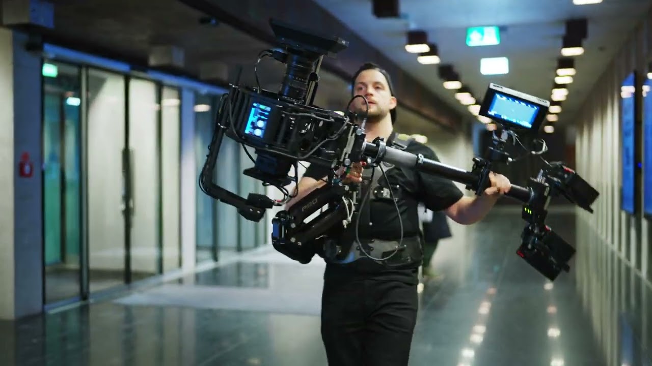 Cyclo stabilized head for Steadicam&trade; systems