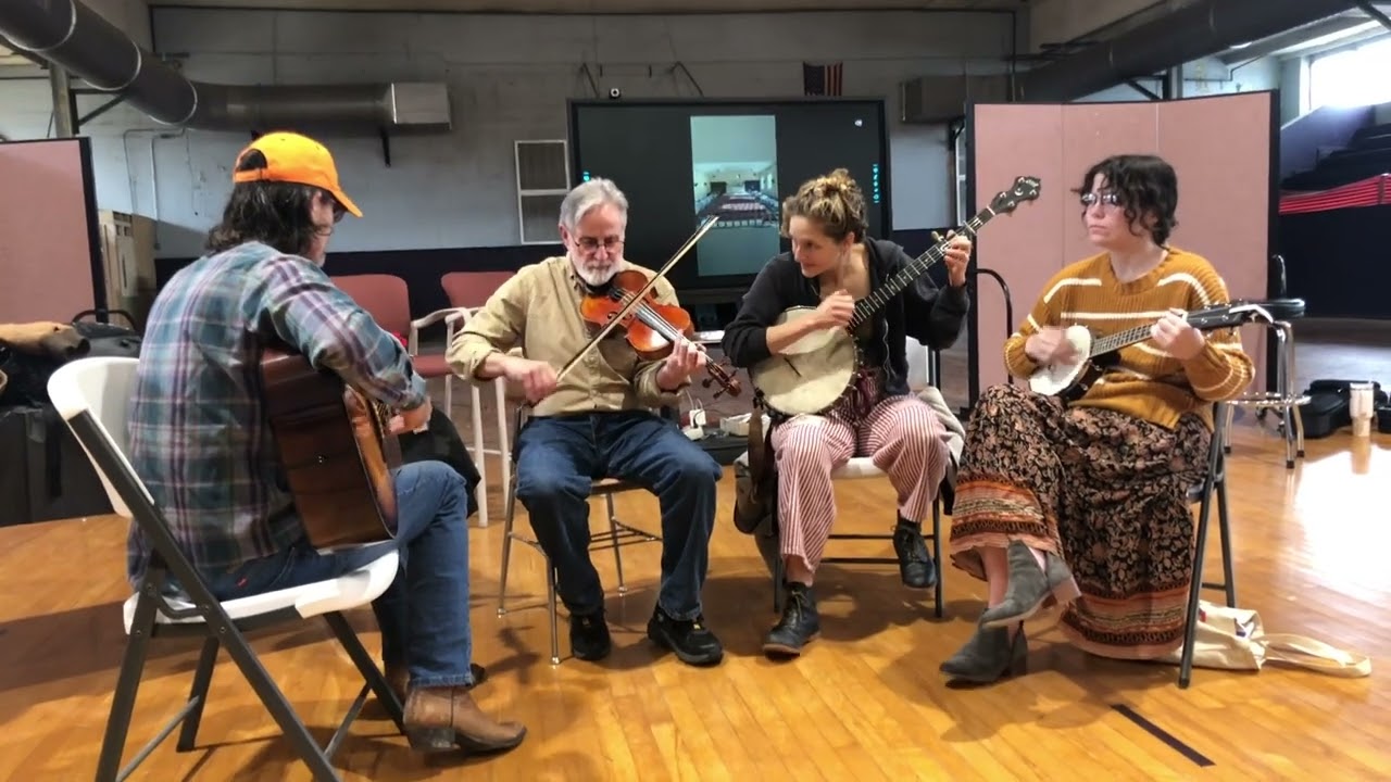 Soldier’s Joy with Abigail Washburn and Grundy JAM instructors 