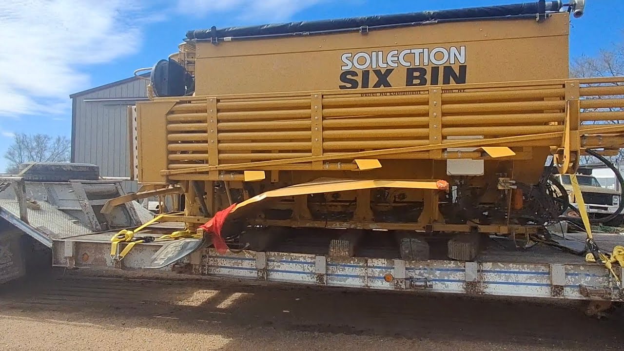 Нас задержало Министерство транспорта? Перевозим кузов террариума.