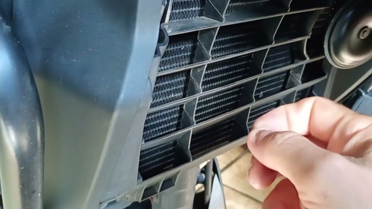 DOMINAR 400. CUIDADO COM A FALTA DE ÁGUA NO RADIADOR DA DOMINAR 400. DICA EXCELENTE.
