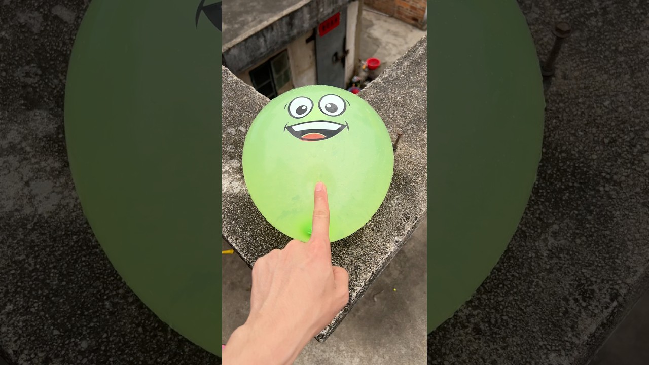 🟢🔴🟡Will a water balloon explode if it rolls down from a tall building? 💥🎈 #balloon