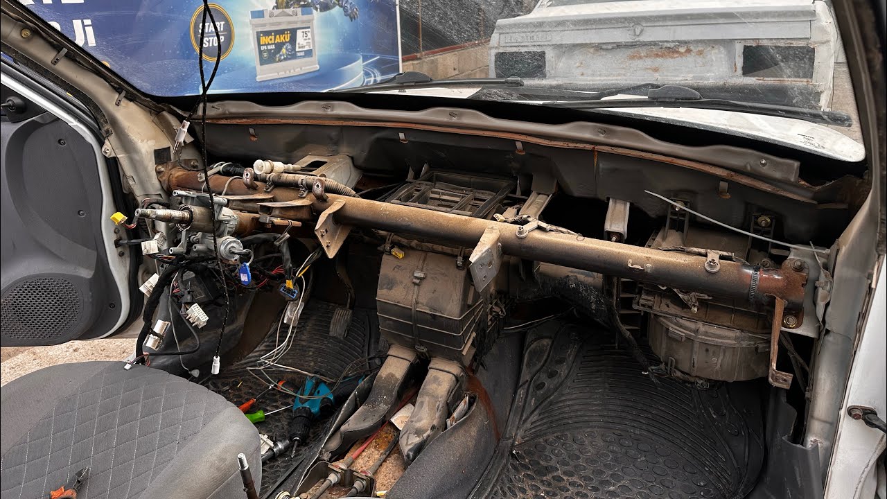 Hyundai accent kalorifer petek sökümü