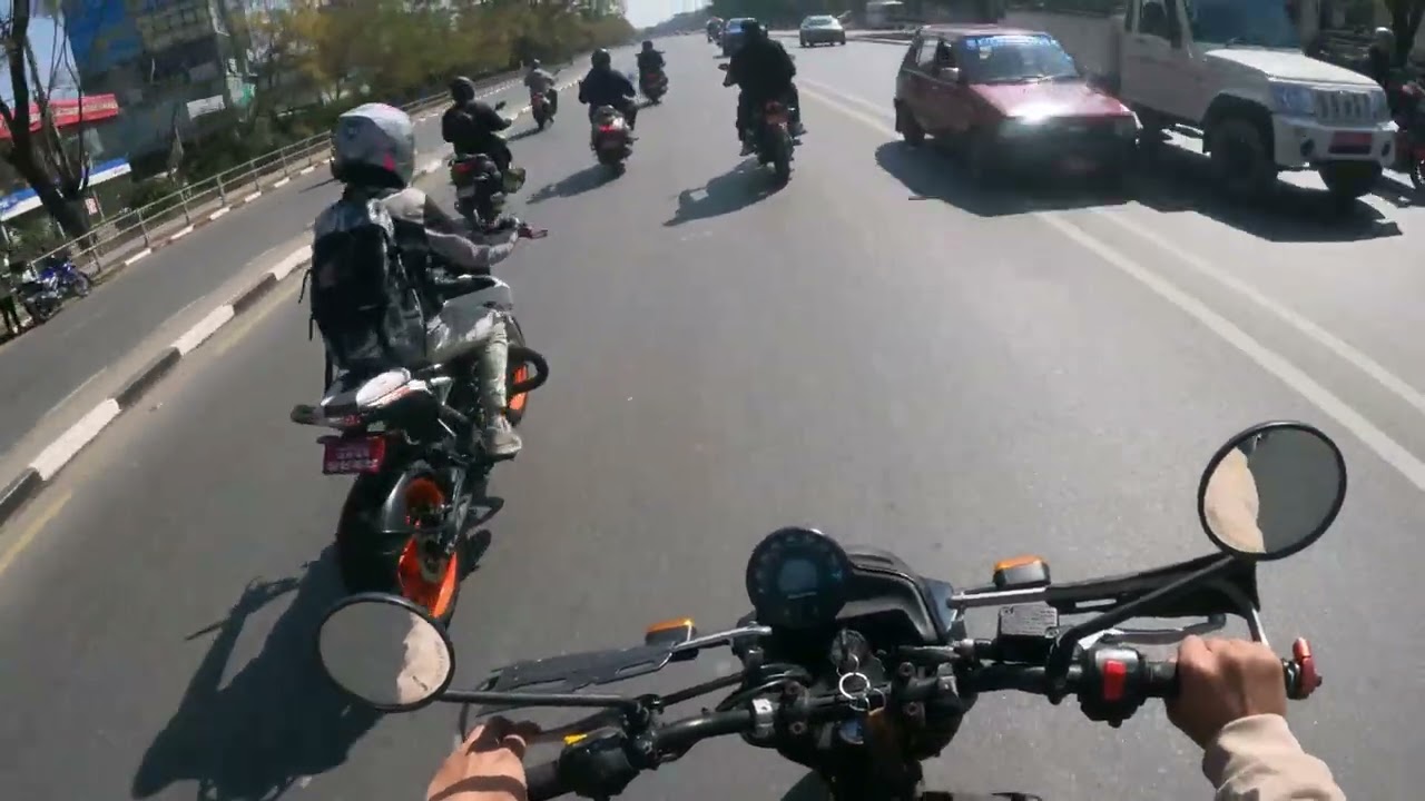 My first Motovlog :Scram 411