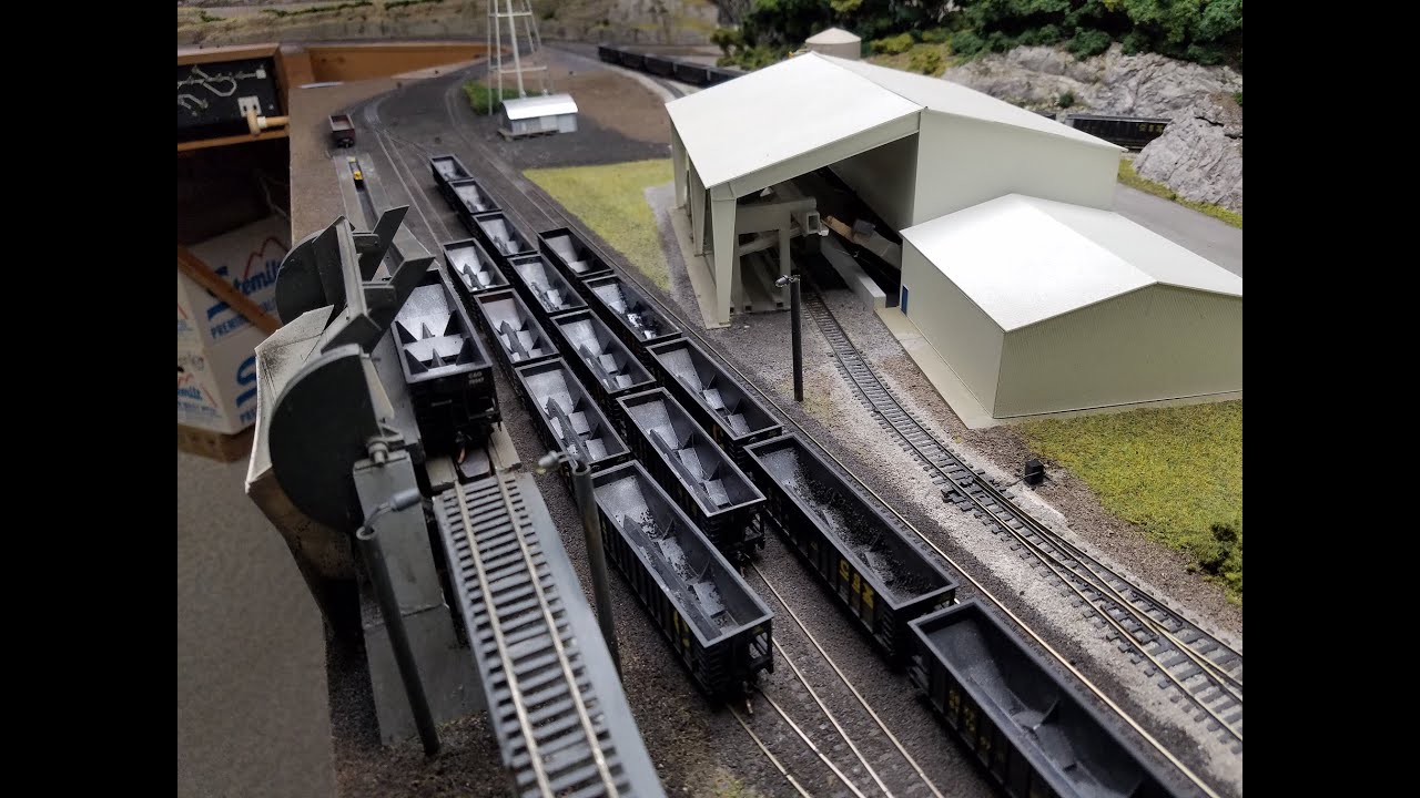 Moving coal the old way in N Scale: tipples, a dumper, Barney and kickback