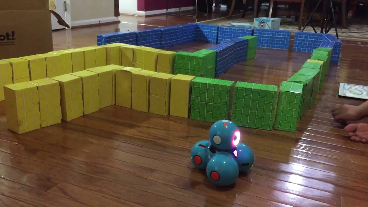 Wonder Workshop Dash Robot - Unboxing