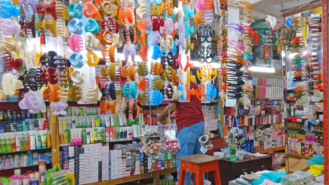Cosmetics Wholesale Market || Wholesale Cosmetics Business Sadar Bazaar Dhaka in Bangladesh