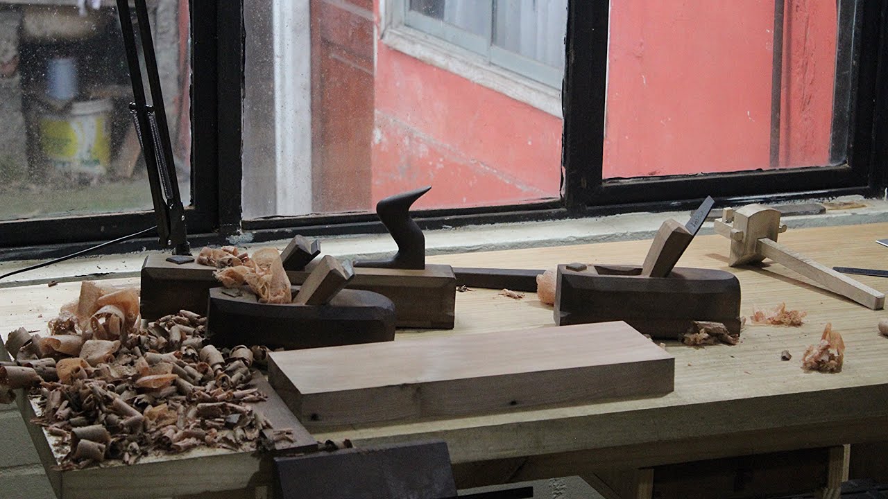 Como escuadrar la madera s&oacute;lo con herramientas manuales. (How to square wood with only hand tools)