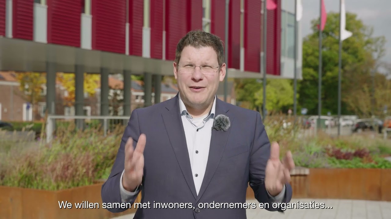 [ 𝗢𝗺𝗴𝗲𝘃𝗶𝗻𝗴𝘀𝘃𝗶𝘀𝗶𝗲 𝗟𝗮𝗻𝗱 𝘃𝗮𝗻 𝗣𝗶𝗼𝗻𝗶𝗲𝗿𝗲𝗻 }