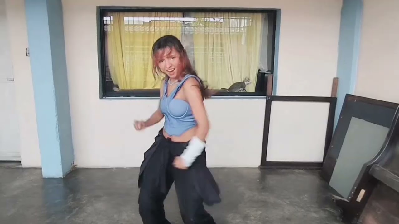 BAILE PARA STEEMIT PRETTY SAVAGE #blackpink 