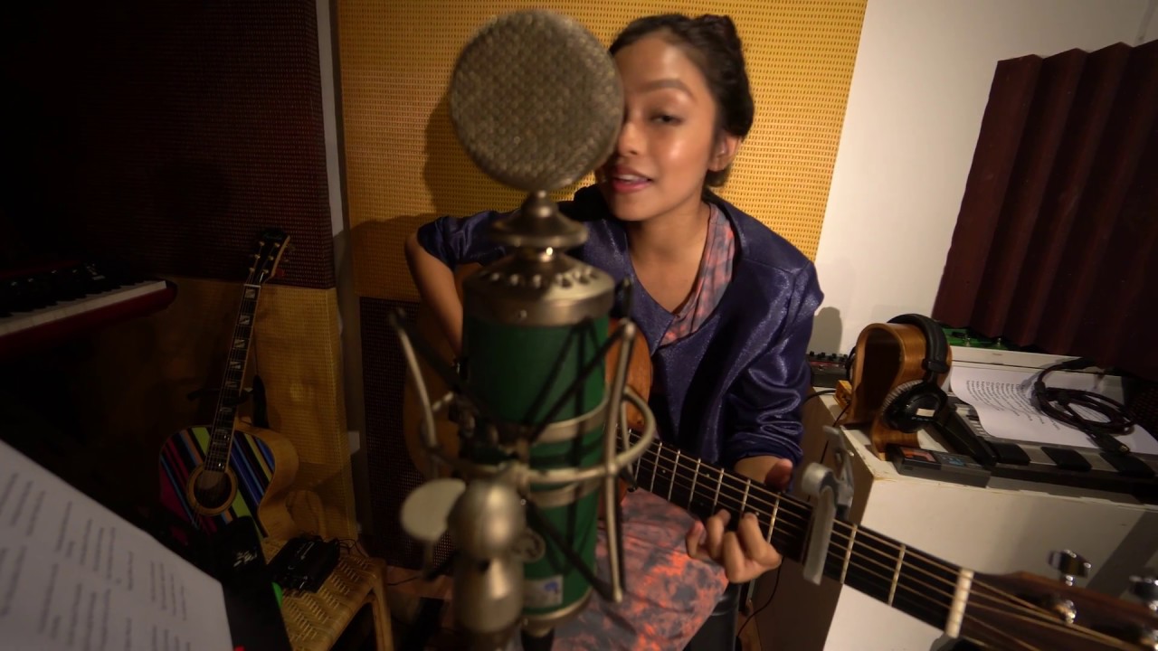 Tak Tun Tuang - Upiak Isil (English Cover By Harissa Adlynn)