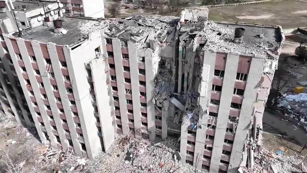 Разбомбленный Чернигов с высоты птичьего полета