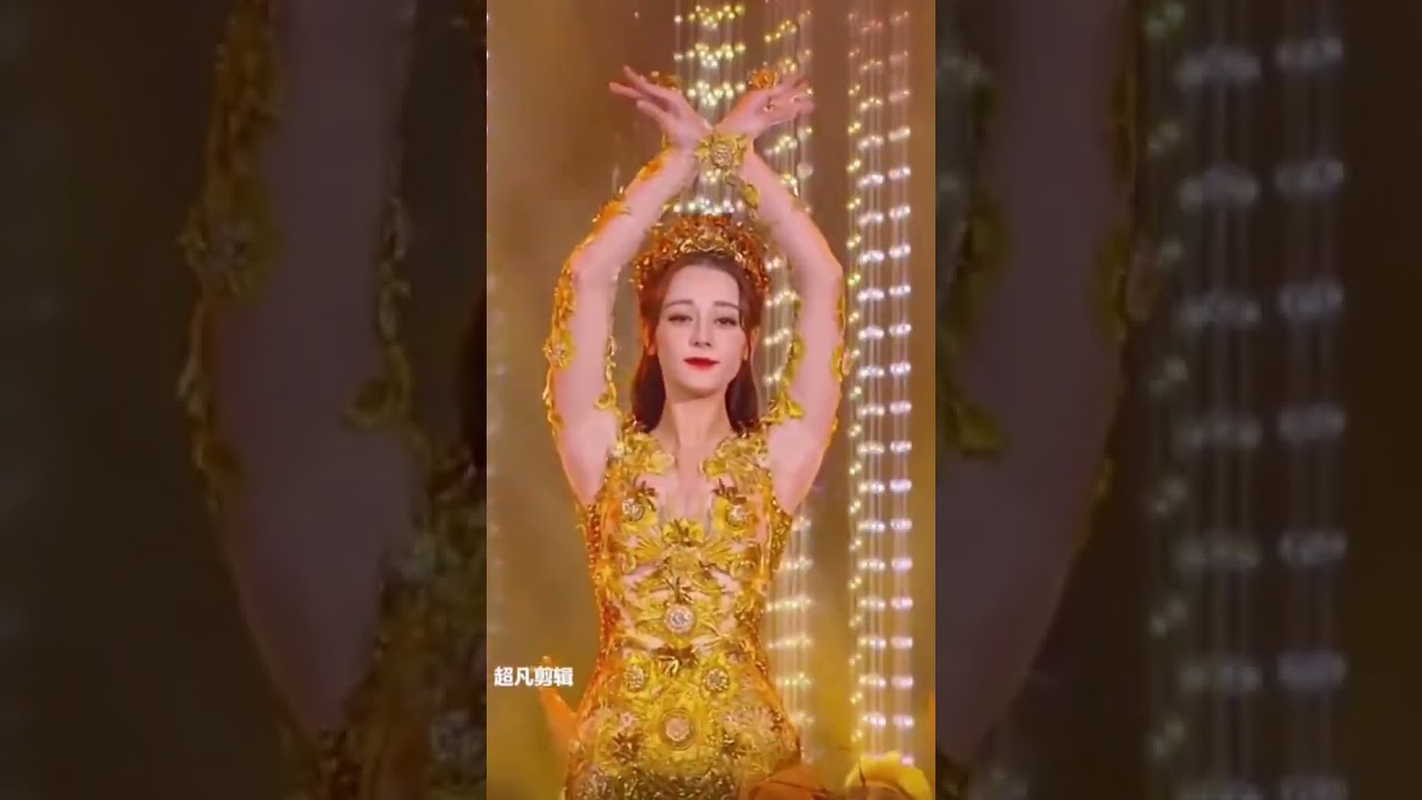 Dilraba mendapat penghargaan Goddes GOLDEN EAGLE award #dilrabadilmurat #dilraba