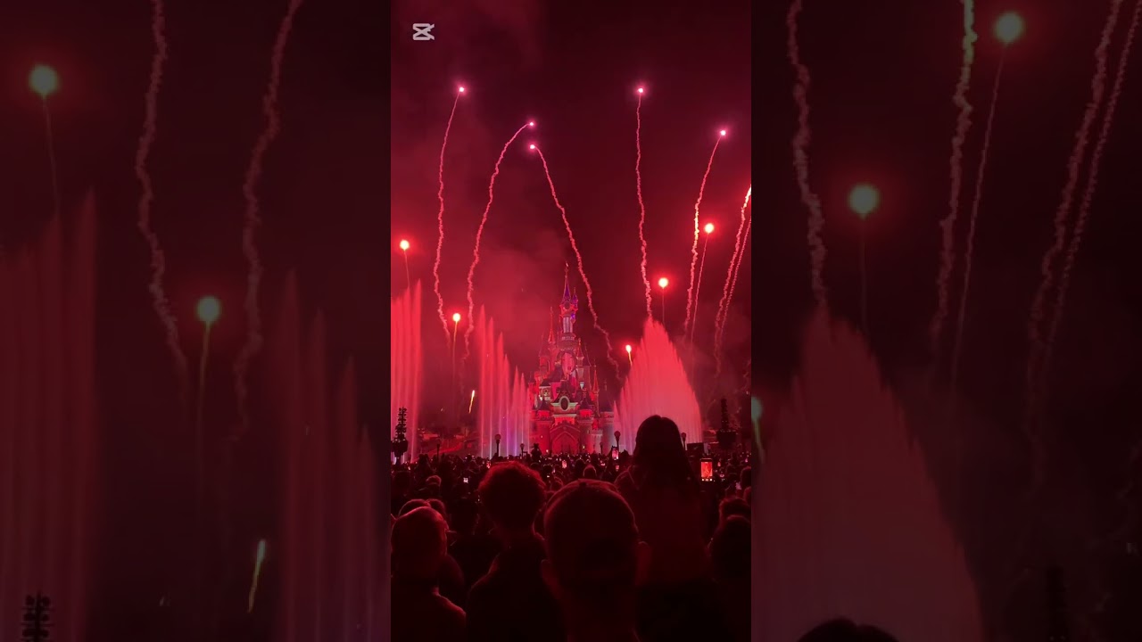 Disney land Paris ukázka půlnoční představení 