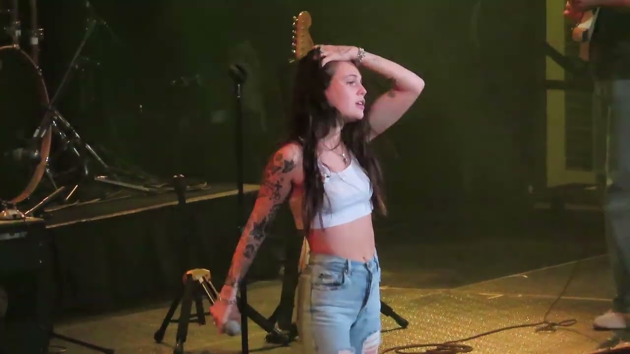 2022 08 25 Bea Miller - Hate U Cuz I Don't