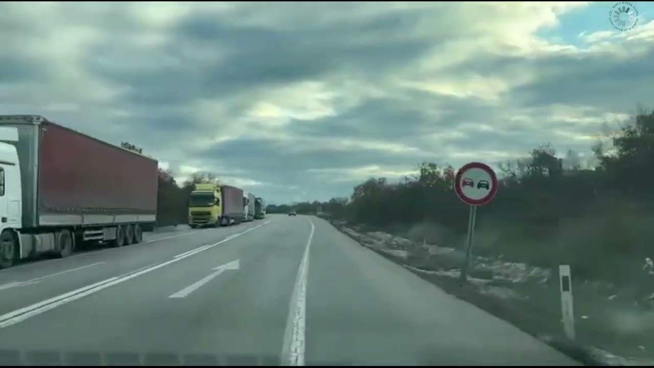 Hamzabeyli&rsquo;de T&uuml;rkiye ve Bulgaristan tarafında kilometrelerce TIR kuyruğu