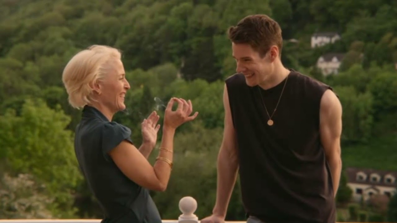 Jean Milburn Moments - Sex Education 1x01