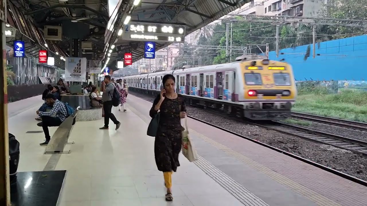 Chinchpokli station Arriving And Departure | Mumbai Local Train Arriving And Departure |#mumbailocal