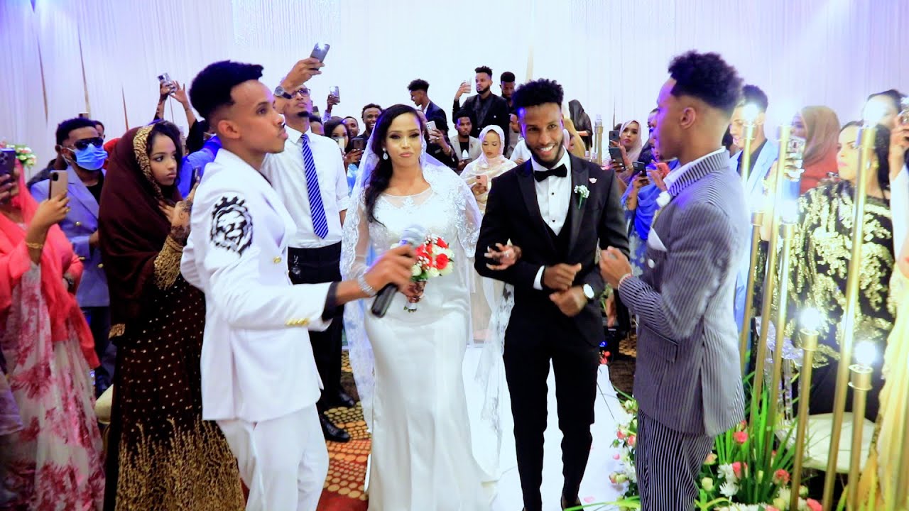 CALI ZAKI Ft SAALAX SANAAG ( HEESTA AROOSKA AYAAN DHALAD IYO JECELOW)
