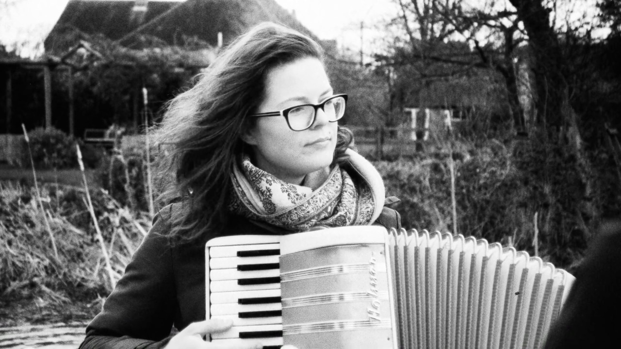 The Boat  - Sun Dogs Folk Band / Trent and Mersey Canal