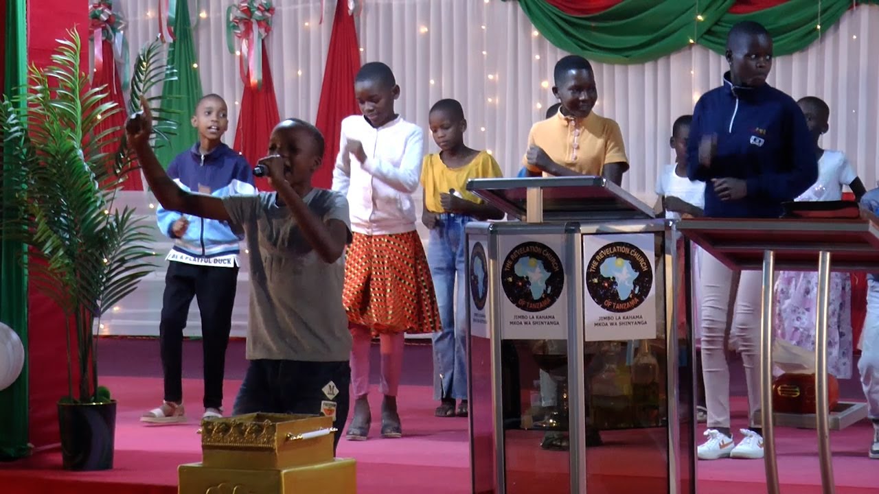 WATOTO WA KANISA LA UFUNUO KAHAMA NI BALAA WAUWASHA MOTO MKESHA WA MWAKA MPYA
