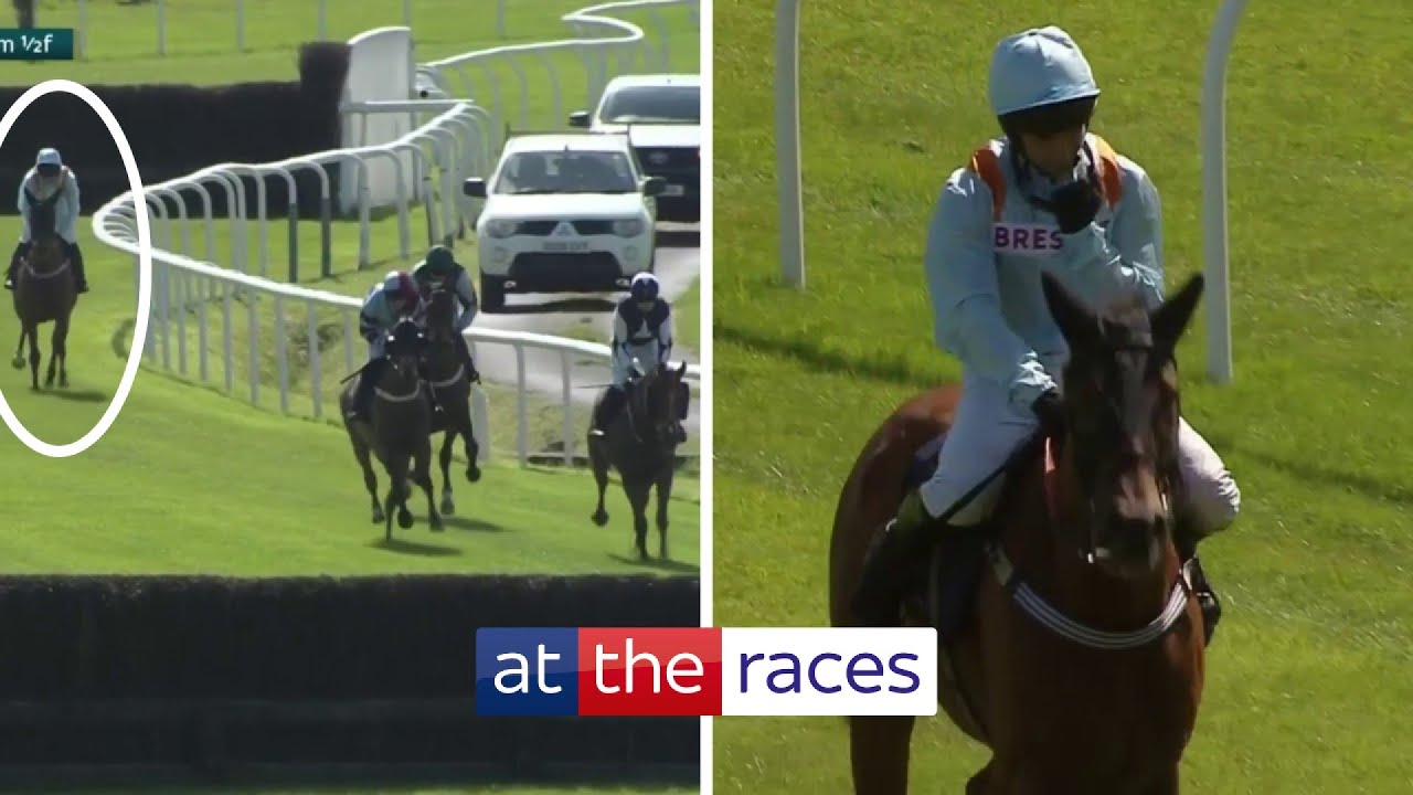 Horse left at the start but still wins! CRAZY victory at Newton Abbot