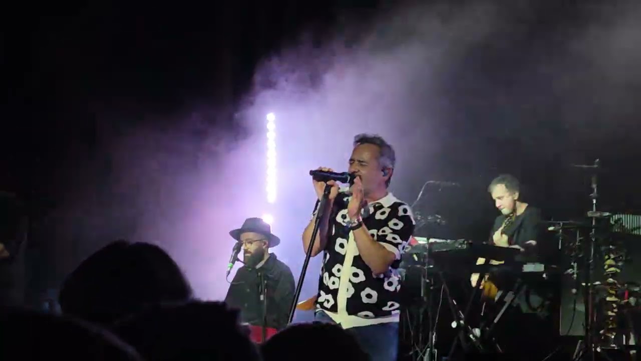 Love of Lesbian - Los Colores de una Sombra (Concierto especial:Extra Bonus) directo 8/1/2025, Apolo