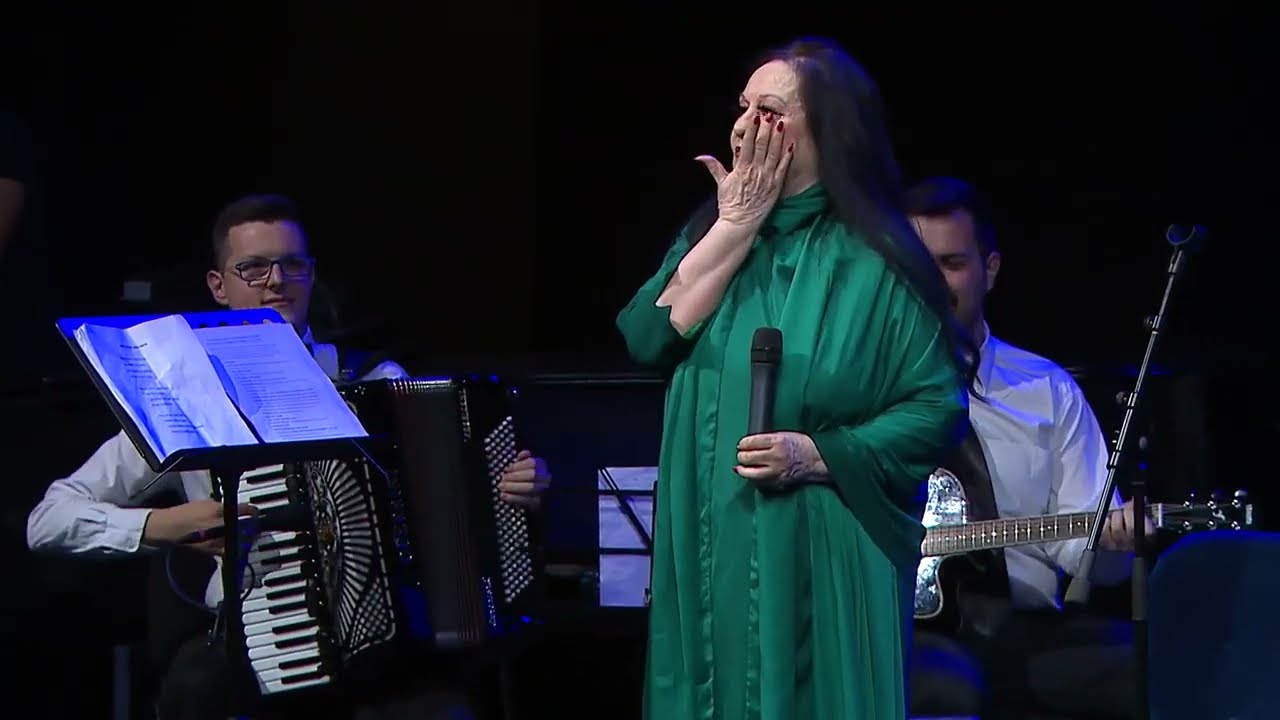 Olivera Katarina - Kad sam sinoć ovde bila oj | Devojka na studencu (Dom sindikata, maj 2018)