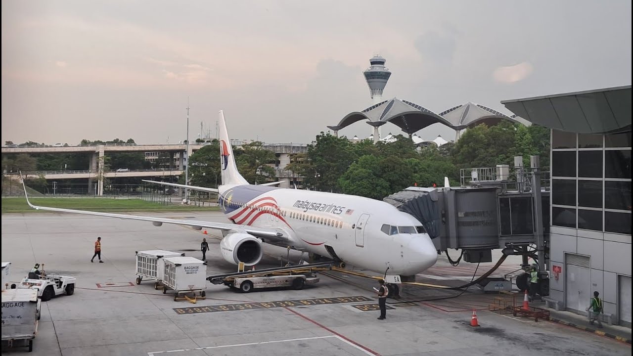 Flight Report | Malaysia Airlines Economy Class | Kuala Lumpur - Langkawi (KUL-LGK) | Boeing 737-800