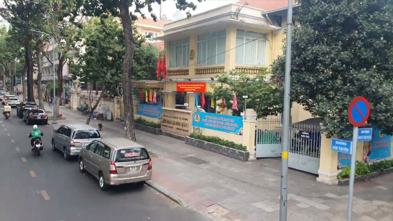 Trãi nghiệm xe buýt 2 tầng ở TPHCM 
