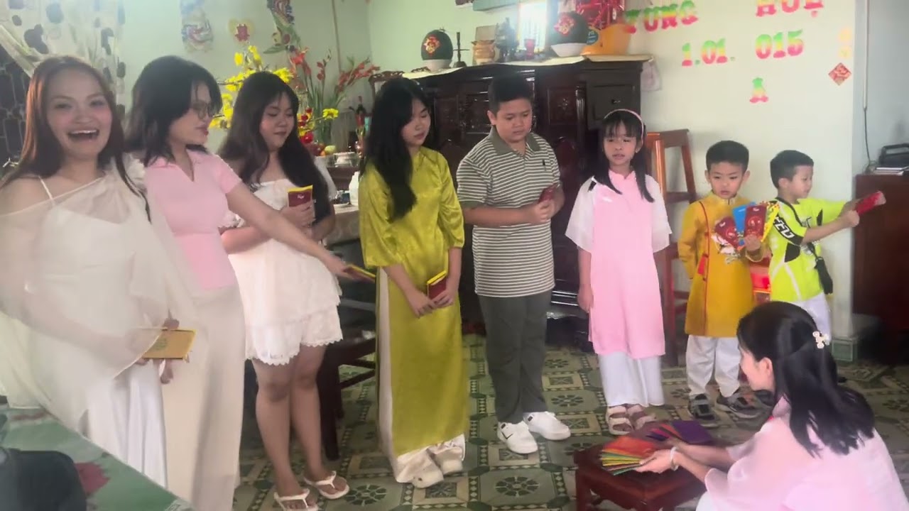 Gia đình chúc Tết xuân Bính Ngọ 2026 phần 2.