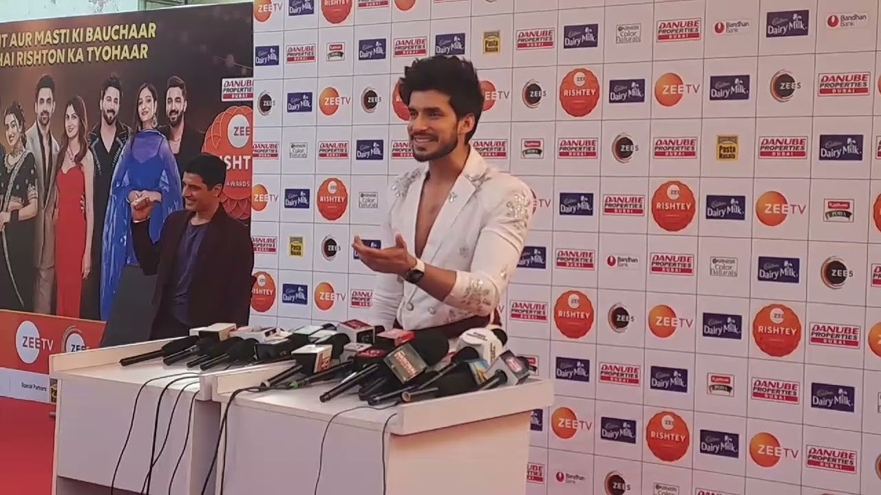 Zee Rishtey awards 2024 Paras kalnawat kundali bhagya Actor interview on show and Sraddha Arya