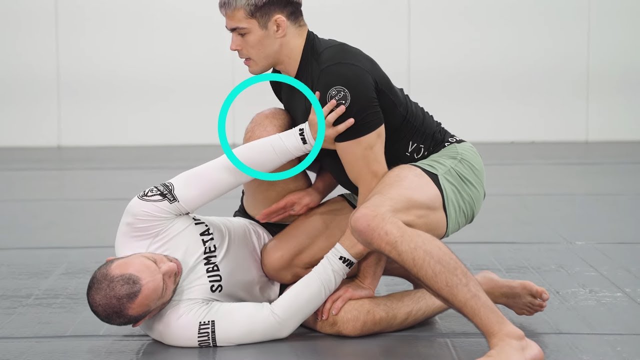 Knee Cut to Leg Drag с Леви Джонсом Лири и Лакланом Джайлсом