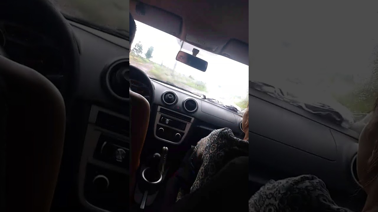 Mulheres dirigindo no atoleiro