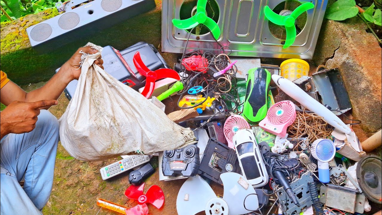 how to make awesome ideas from scrap / breaking and opening toys /dc motor fan / electronics gadgets