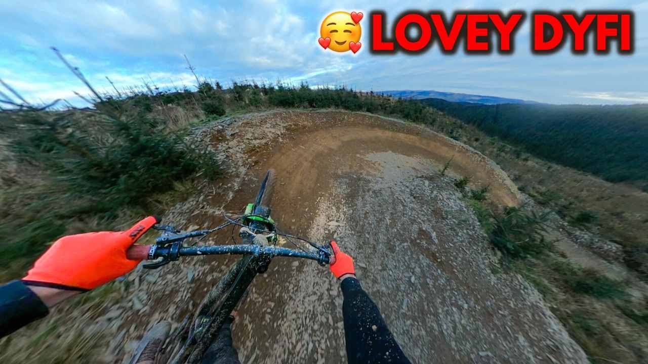 Riding The New Lovey Dyfi Red Flow Trail at Dyfi Bike Park