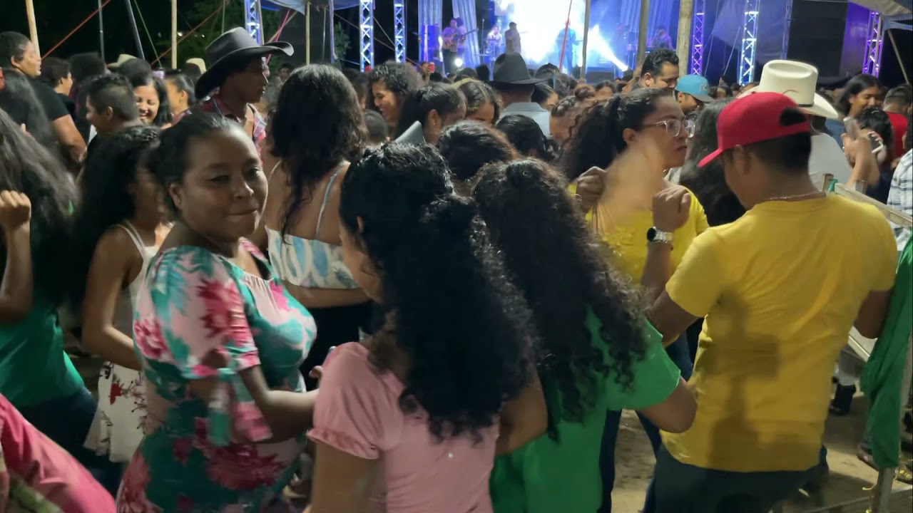 ASÍ BAILAN LAS CHICAS GUAPAS DE COPALA CON LOS DEL SABOR