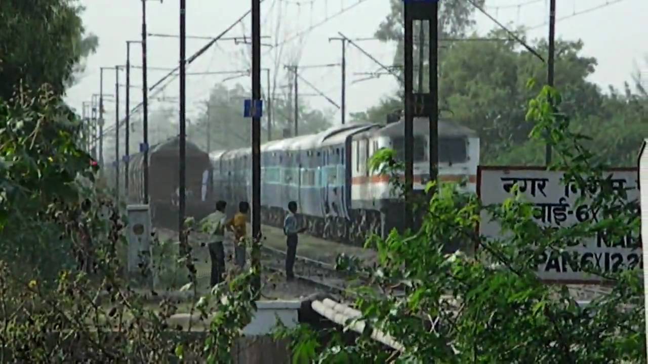 IRFCA - DOUBLE COMBO IN HD..!!! (Speeding Oil Tankers Meets Paschim Express)