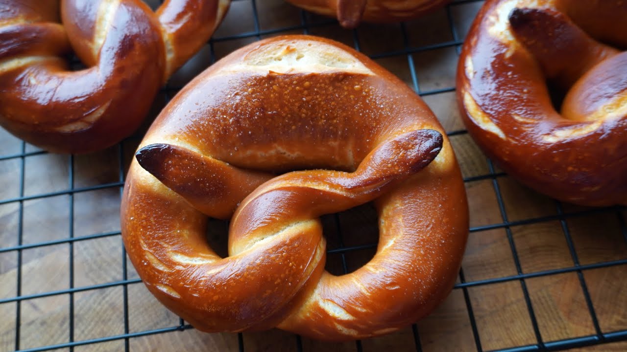 【cc】Homemade Soft Pretzels / Just Once Fermentation / Easy Bread Recipe / 碱水面包