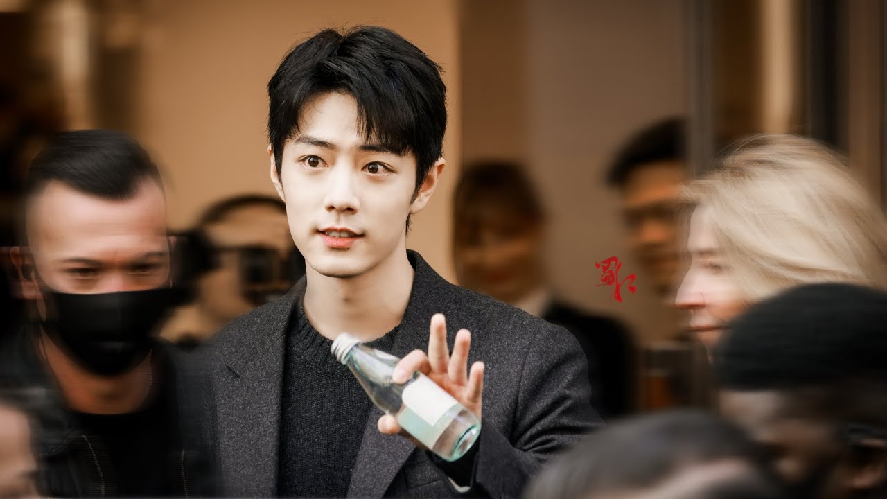 230225 Xiao Zhan visits a flagship store of TOD'S (19)