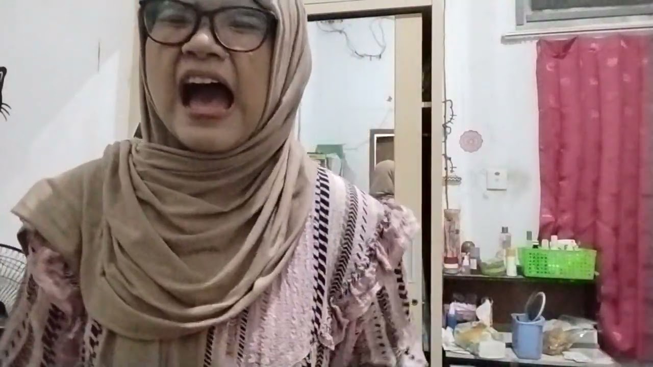 Najdatul Muna_Nasional University cover Stone Cold - Demi Lovato & Titanium - David guetta ft. Sia