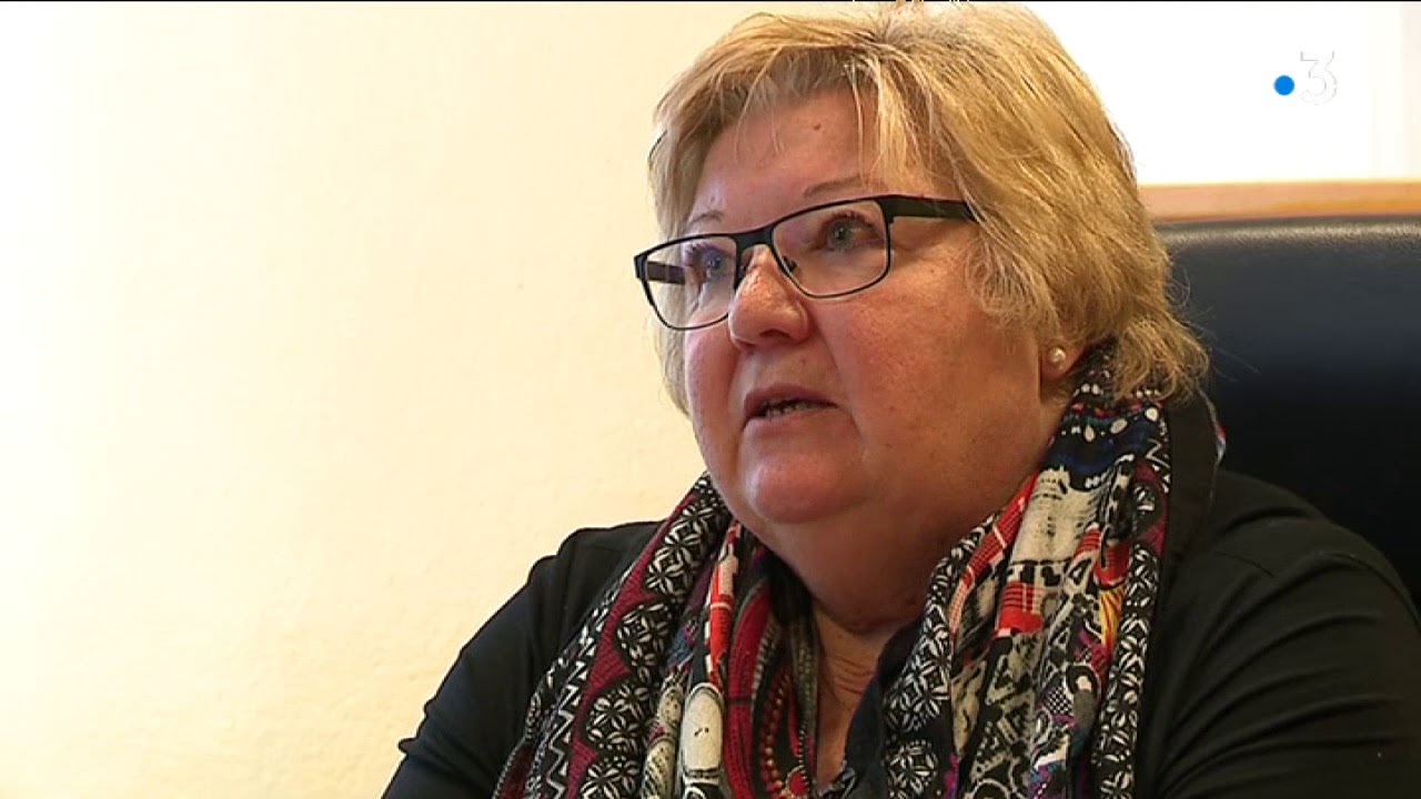 Ouvri&egrave;re, militante, engag&eacute;e, la maire de Louvroil Annick Mattighello tire sa r&eacute;v&eacute;rence