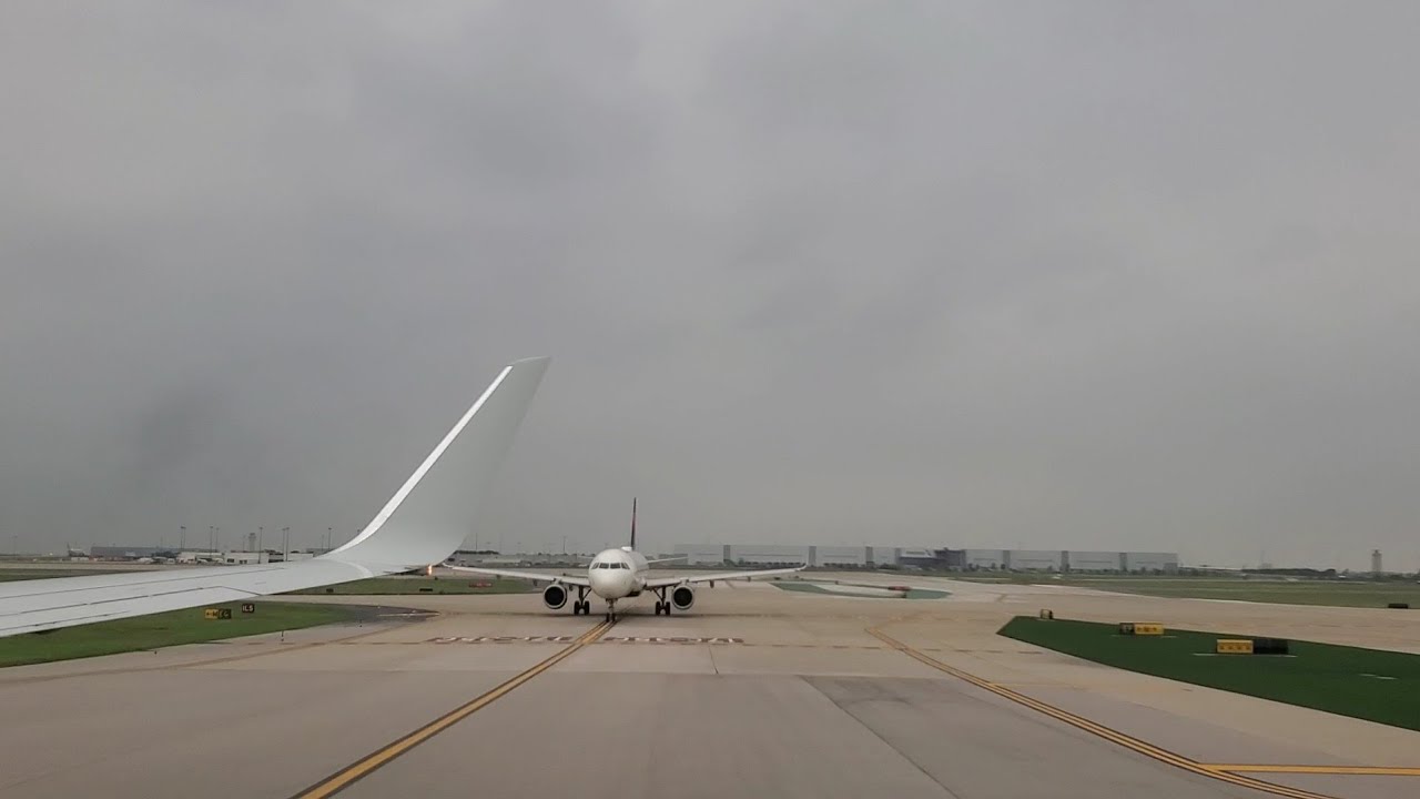 Cloudy takeoff from Dallas Fort-Worth | 737-800
