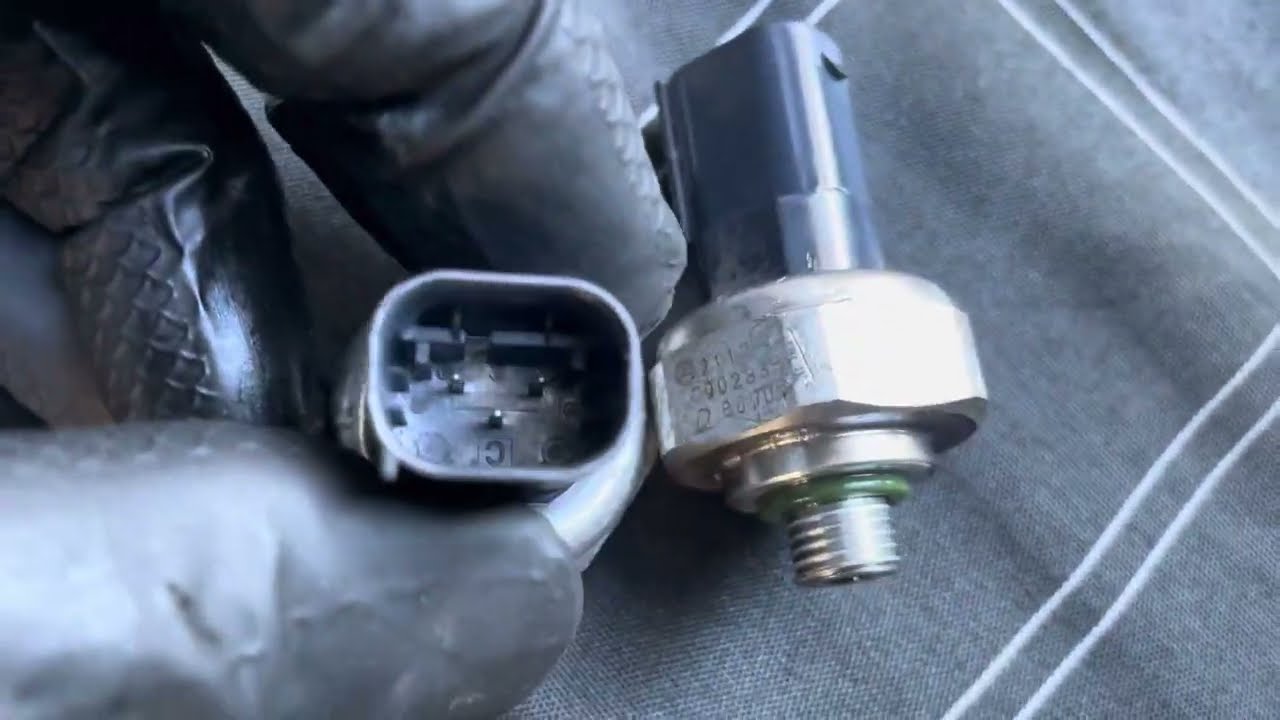 MERCEDES BENZ GLC 300 C 300 AC Pressure Switch location and Removal + Fix