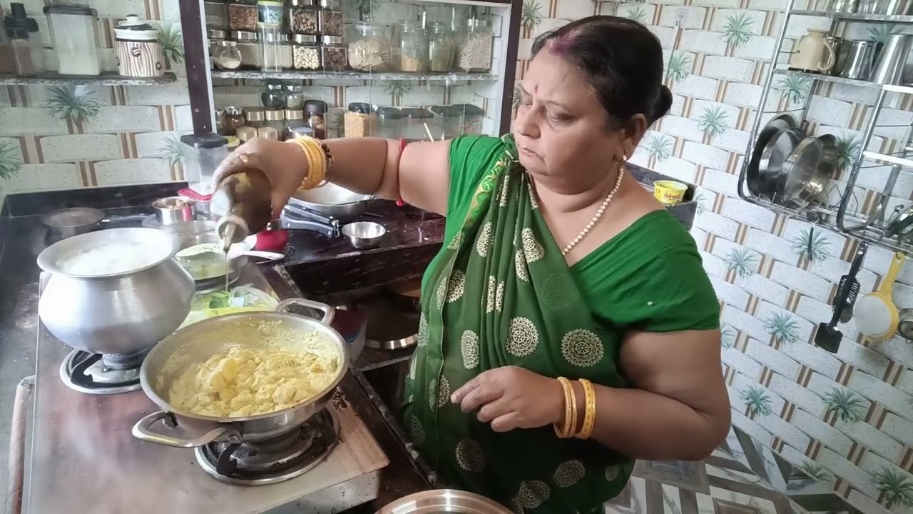 आज के थालीमैंहैलहर की दालआलू पोस्टो